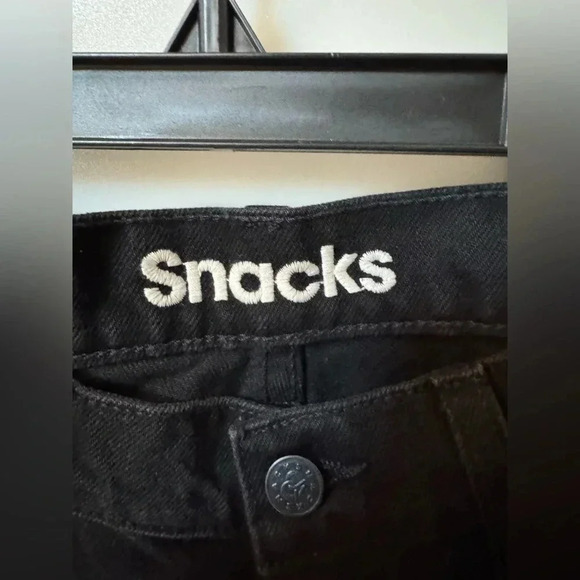 mother snacks high waisted twizzy skimp jeans in smacking good wash - Picture 7 of 12